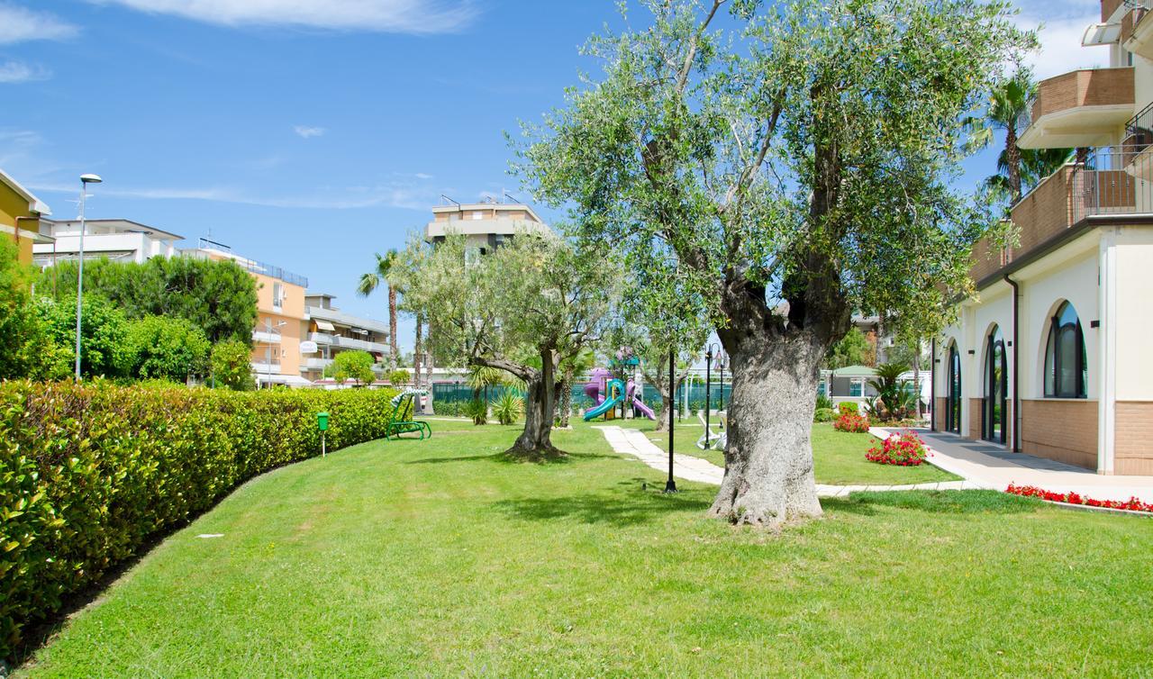 Almaluna Hotel&Resort Alba Adriatica Exterior foto