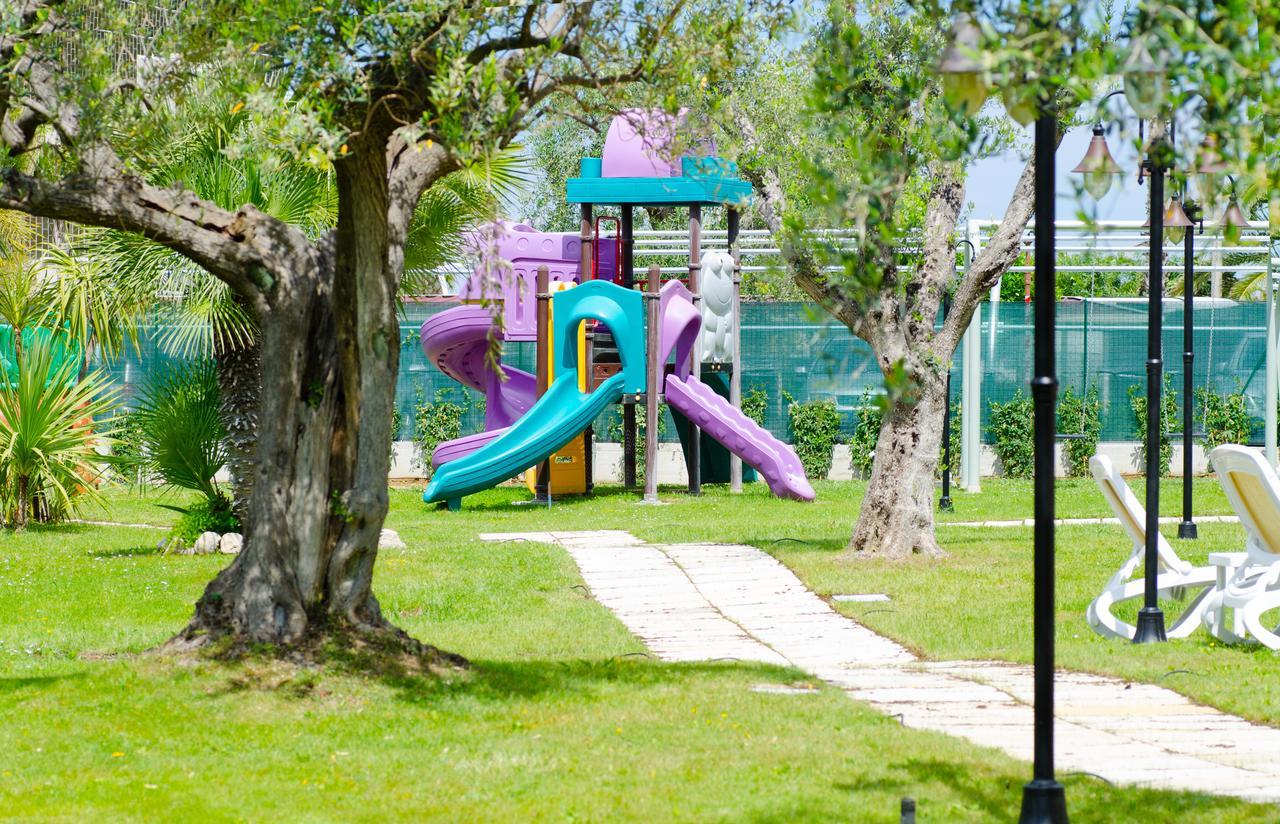 Almaluna Hotel&Resort Alba Adriatica Exterior foto