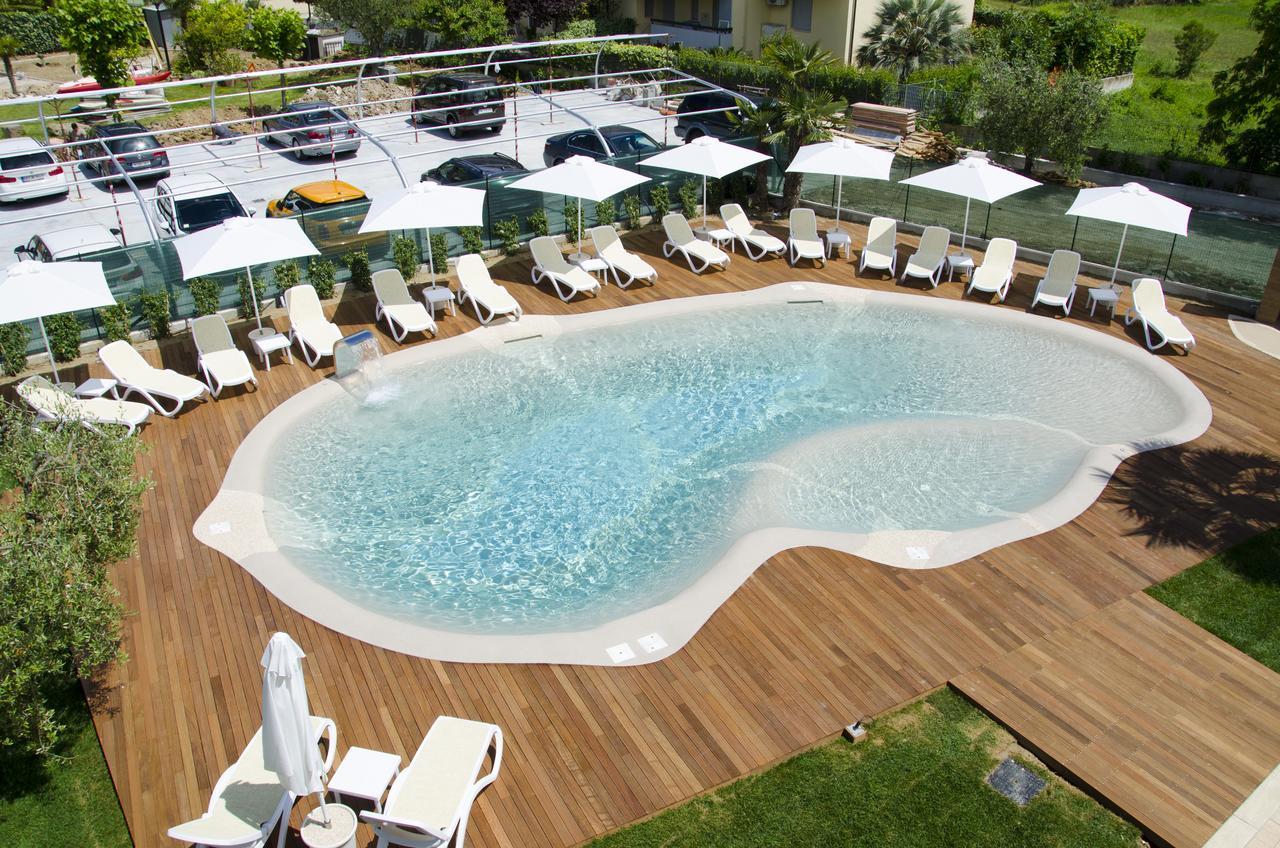 Almaluna Hotel&Resort Alba Adriatica Exterior foto