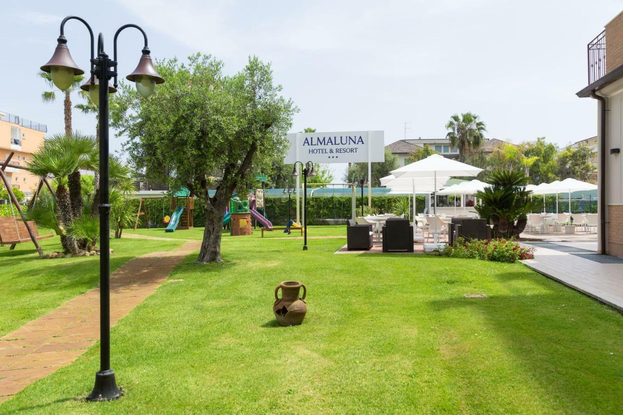 Almaluna Hotel&Resort Alba Adriatica Exterior foto
